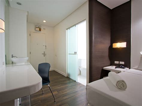 ellis ecotel legazpi|Embarcadero Hotel .